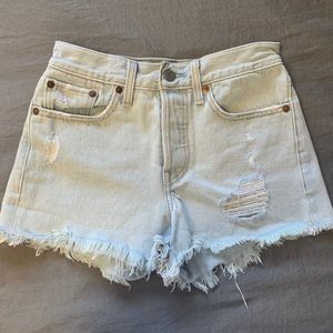 Levi’s 501 Shorts - Denim Light Wash